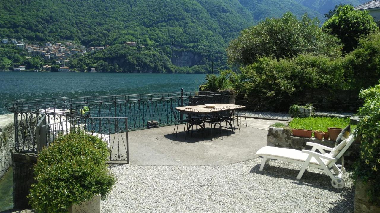 House On The Lake Shore Of Laglio Extérieur photo