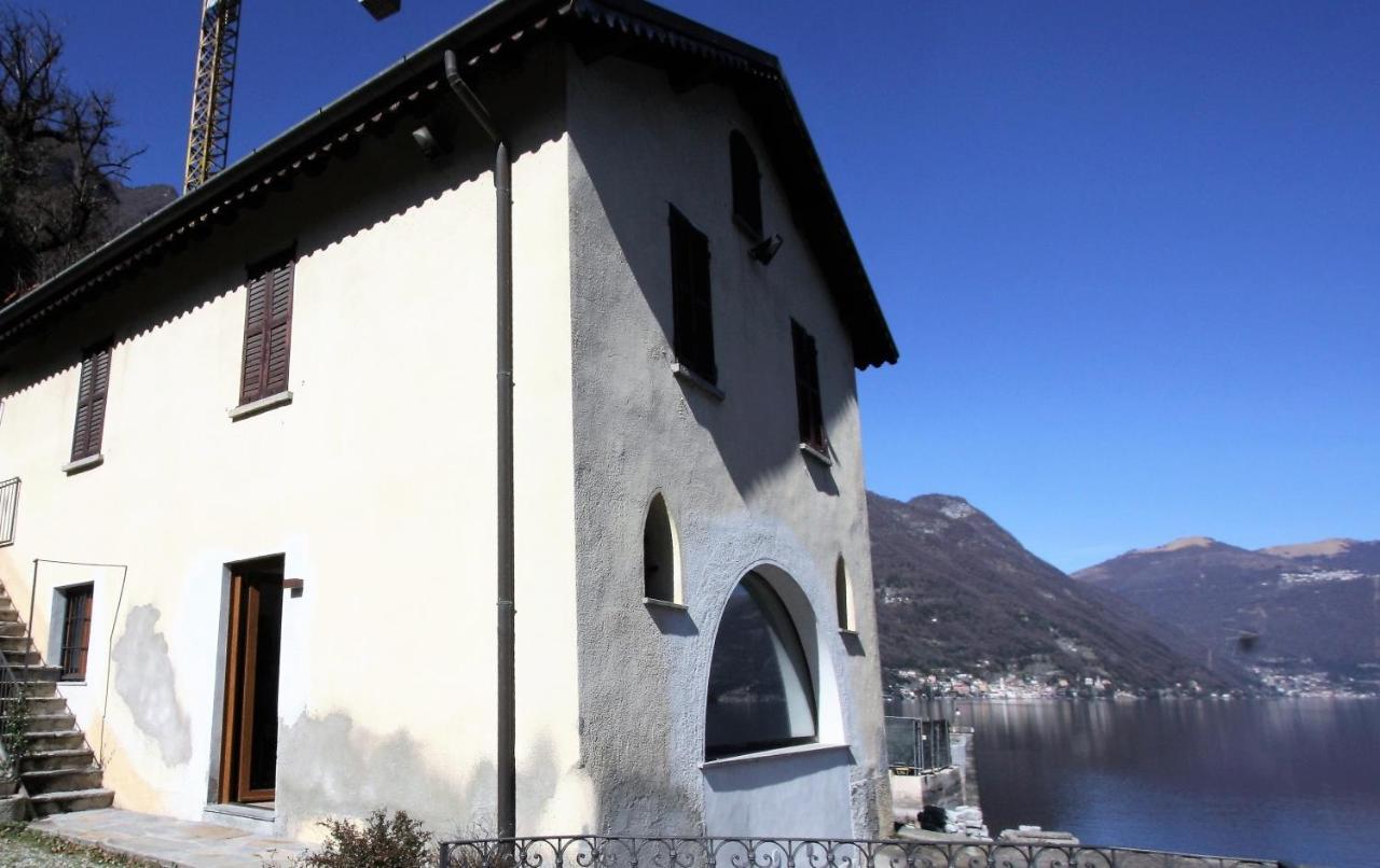 House On The Lake Shore Of Laglio Extérieur photo