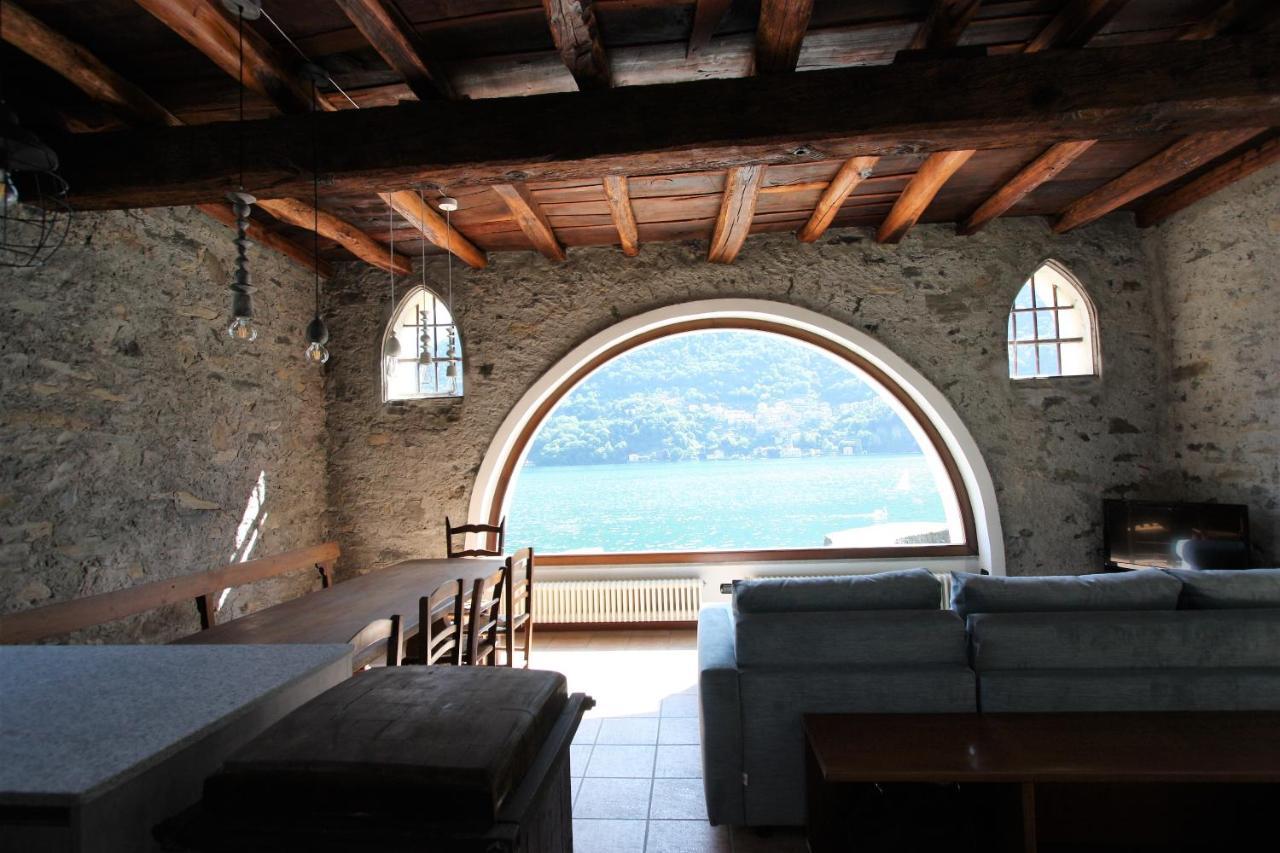 House On The Lake Shore Of Laglio Extérieur photo