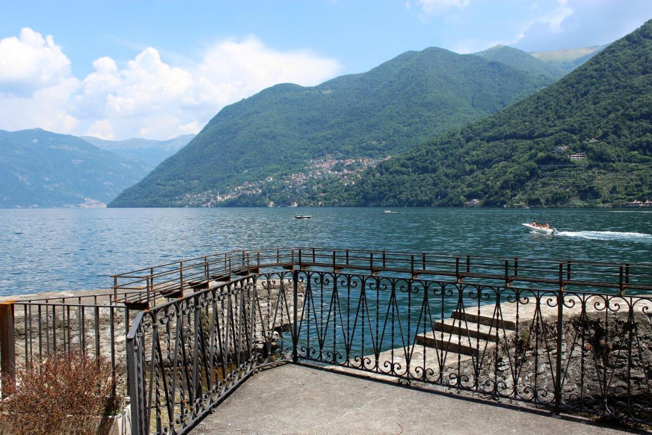 House On The Lake Shore Of Laglio Extérieur photo